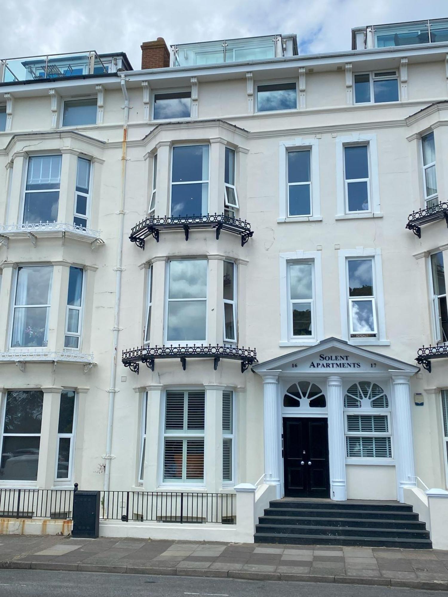 Solent Apartments Портцмаус Экстерьер фото